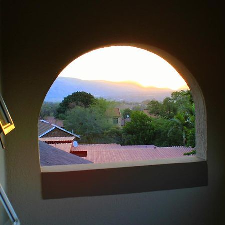 Waterfall Guesthouse Rustenburg Dış mekan fotoğraf